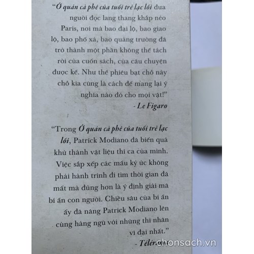Ở quán cà phê của tuổi trẻ lạc lối 